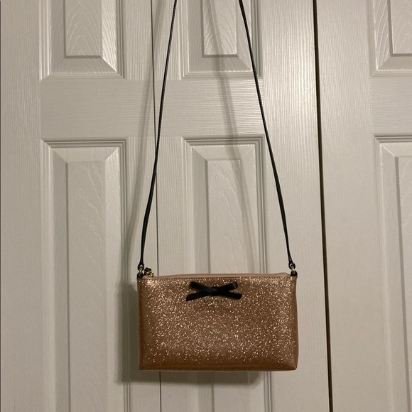 ☘️KATE SPADE Mavis Street Amy Crossbody Rosegold - Picture 1 of 4
